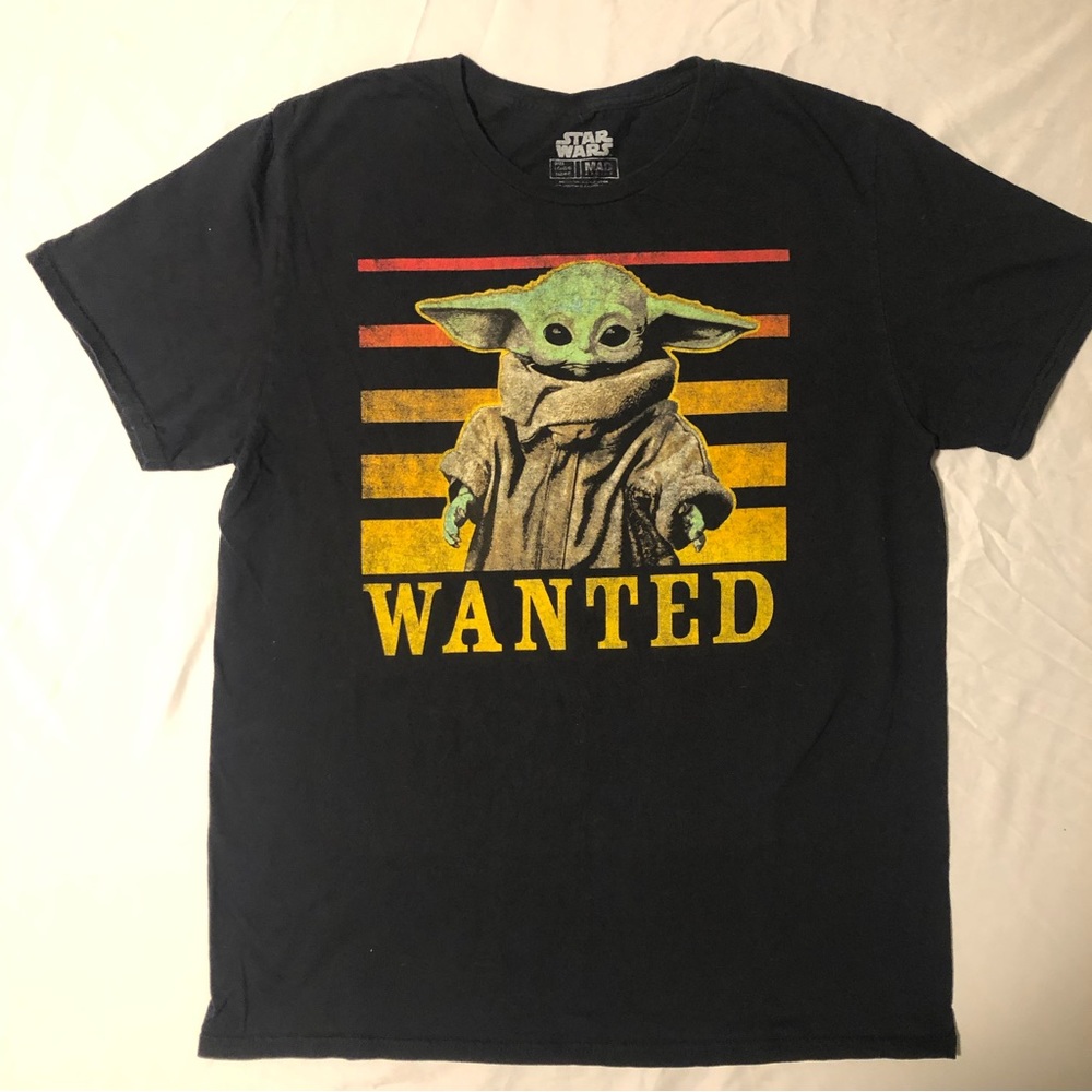 Baby yoda graphic tee size large